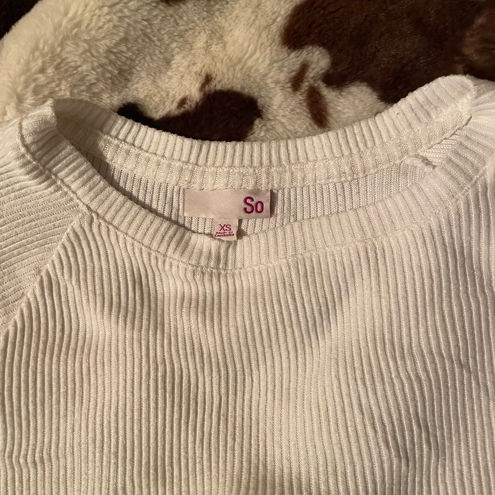 White Ribbed Sweater - Picture 3 of 3